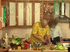 Новогодний салат с говяжьими мозгами и белыми грибами