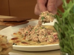 Лепешки с тунцом на гриле
