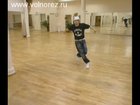 Брейк-данс: обучающее видео по футворку