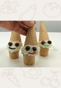 Мороженое с забавными рожицами