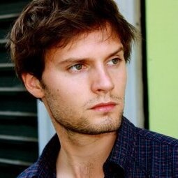 Юго Бекер смотреть бесплатно в нашем онлайн-кинотеатре Tvigle.ru