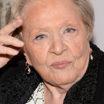 Римма Маркова смотреть бесплатно в нашем онлайн-кинотеатре Tvigle.ru