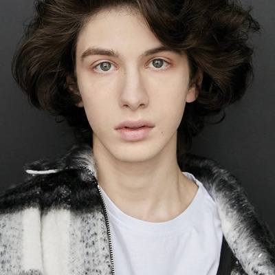 Марк Эйдельштейн смотреть бесплатно в нашем онлайн-кинотеатре Tvigle.ru