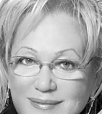 Галина Волчек смотреть бесплатно в нашем онлайн-кинотеатре Tvigle.ru