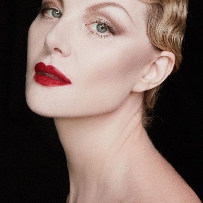 Рената Литвинова смотреть бесплатно в нашем онлайн-кинотеатре Tvigle.ru