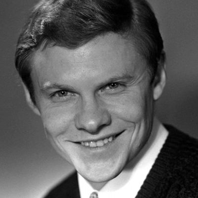 Виталий Соломин смотреть бесплатно в нашем онлайн-кинотеатре Tvigle.ru