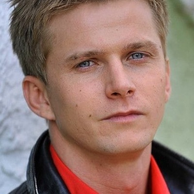 Роман Курцын смотреть бесплатно в нашем онлайн-кинотеатре Tvigle.ru