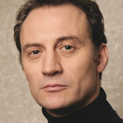 Анатолий Белый смотреть бесплатно в нашем онлайн-кинотеатре Tvigle.ru