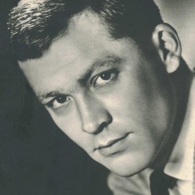 Владимир Ивашов смотреть бесплатно в нашем онлайн-кинотеатре Tvigle.ru