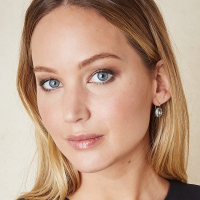 Дженнифер Лоуренс смотреть бесплатно в нашем онлайн-кинотеатре Tvigle.ru