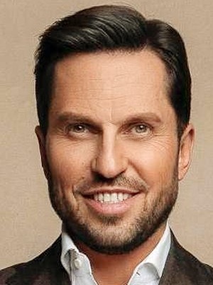 Александр Ревва смотреть бесплатно в нашем онлайн-кинотеатре Tvigle.ru