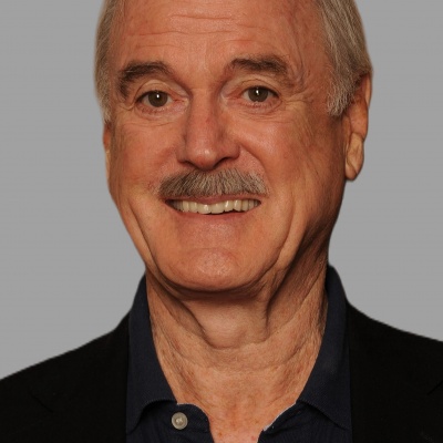 Джон Клиз смотреть бесплатно в нашем онлайн-кинотеатре Tvigle.ru