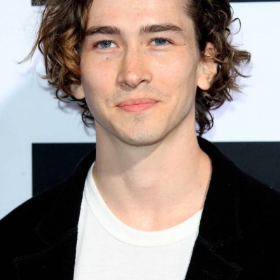 Дилан Арнольд смотреть бесплатно в нашем онлайн-кинотеатре Tvigle.ru