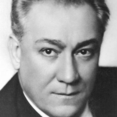 Александр Хвыля смотреть бесплатно в нашем онлайн-кинотеатре Tvigle.ru