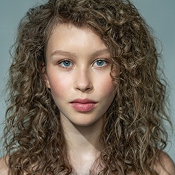 Анна Пересильд смотреть бесплатно в нашем онлайн-кинотеатре Tvigle.ru