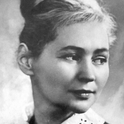 Вера Карпова смотреть бесплатно в нашем онлайн-кинотеатре Tvigle.ru