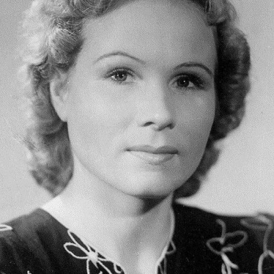 Александра Харитонова смотреть бесплатно в нашем онлайн-кинотеатре Tvigle.ru