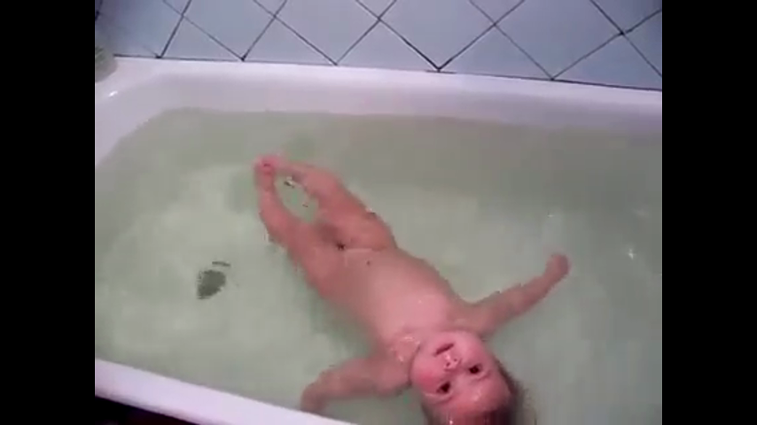 Мама в ванне видео