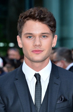 Джереми Ирвин смотреть бесплатно в нашем онлайн-кинотеатре Tvigle.ru