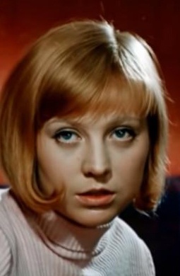 Светлана Крючкова смотреть бесплатно в нашем онлайн-кинотеатре Tvigle.ru