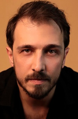 Эмрах Алтынтопрак смотреть бесплатно в нашем онлайн-кинотеатре Tvigle.ru