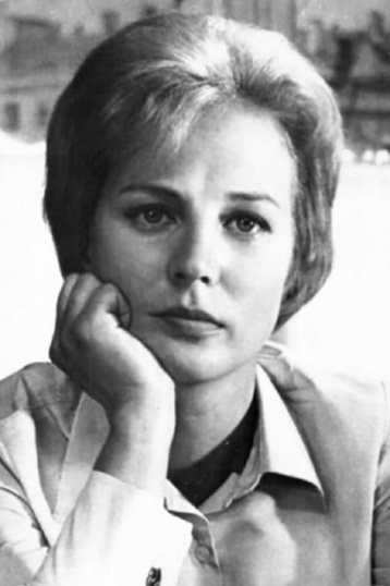 Алла Покровская смотреть бесплатно в нашем онлайн-кинотеатре Tvigle.ru