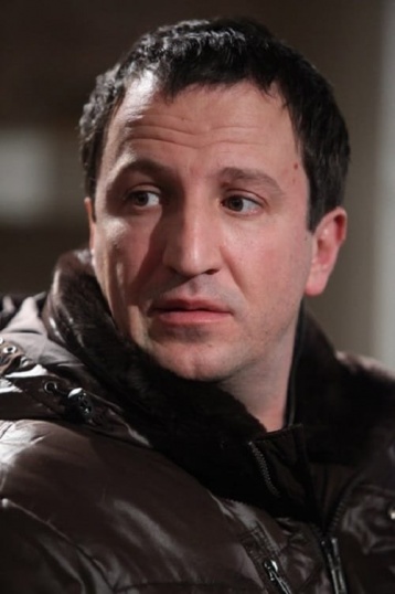 Денис Синявский смотреть бесплатно в нашем онлайн-кинотеатре Tvigle.ru