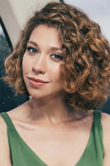 Алина Алексеева смотреть бесплатно в нашем онлайн-кинотеатре Tvigle.ru