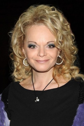 Лариса Долина смотреть бесплатно в нашем онлайн-кинотеатре Tvigle.ru