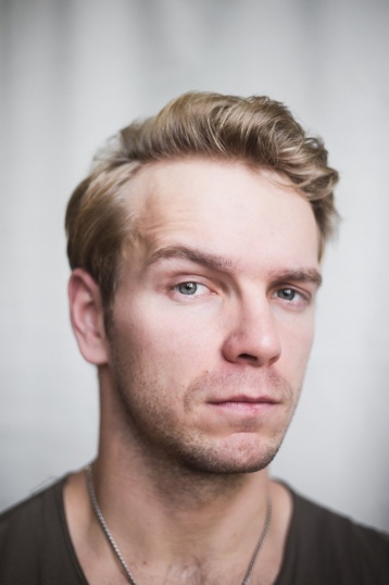 Илья Малаков смотреть бесплатно в нашем онлайн-кинотеатре Tvigle.ru