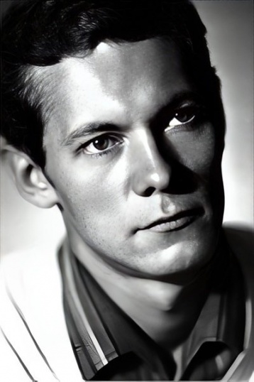 Михаил Жигалов смотреть бесплатно в нашем онлайн-кинотеатре Tvigle.ru