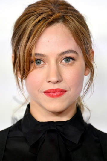 Лу де Лааж смотреть бесплатно в нашем онлайн-кинотеатре Tvigle.ru