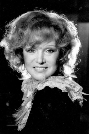 Людмила Гурченко смотреть бесплатно в нашем онлайн-кинотеатре Tvigle.ru