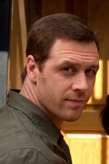 Иван Оганесян смотреть бесплатно в нашем онлайн-кинотеатре Tvigle.ru