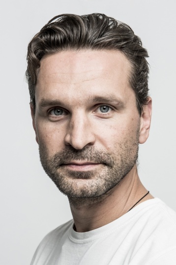 Виктор Добронравов смотреть бесплатно в нашем онлайн-кинотеатре Tvigle.ru