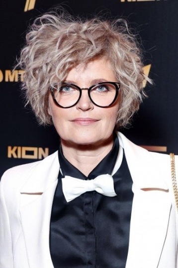 Авдотья Смирнова смотреть бесплатно в нашем онлайн-кинотеатре Tvigle.ru