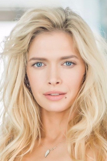 Вера Брежнева смотреть бесплатно в нашем онлайн-кинотеатре Tvigle.ru