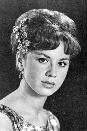 Лионелла Пырьева смотреть бесплатно в нашем онлайн-кинотеатре Tvigle.ru