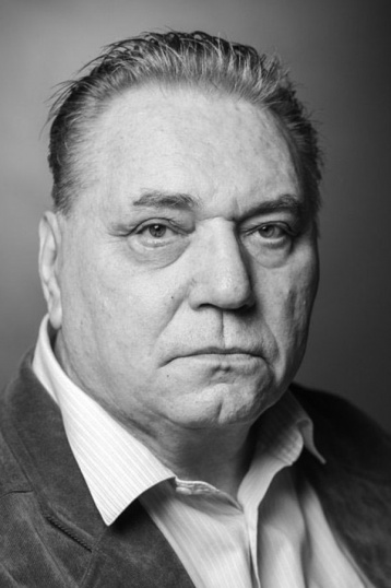 Виктор Смирнов смотреть бесплатно в нашем онлайн-кинотеатре Tvigle.ru