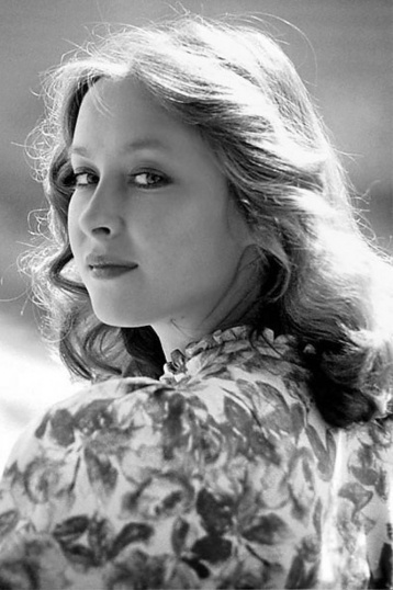 Лариса Удовиченко смотреть бесплатно в нашем онлайн-кинотеатре Tvigle.ru