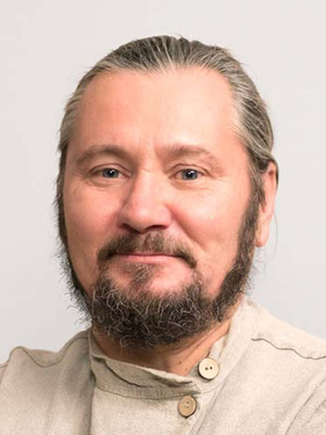 Максим Сырников смотреть бесплатно в нашем онлайн-кинотеатре Tvigle.ru