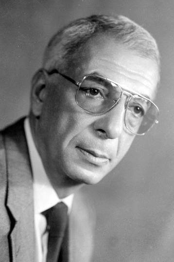 Микаэл Таривердиев смотреть бесплатно в нашем онлайн-кинотеатре Tvigle.ru